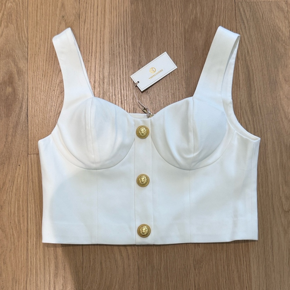 Sierra Darien White Buttoned Cropped Tank Top, Size M
